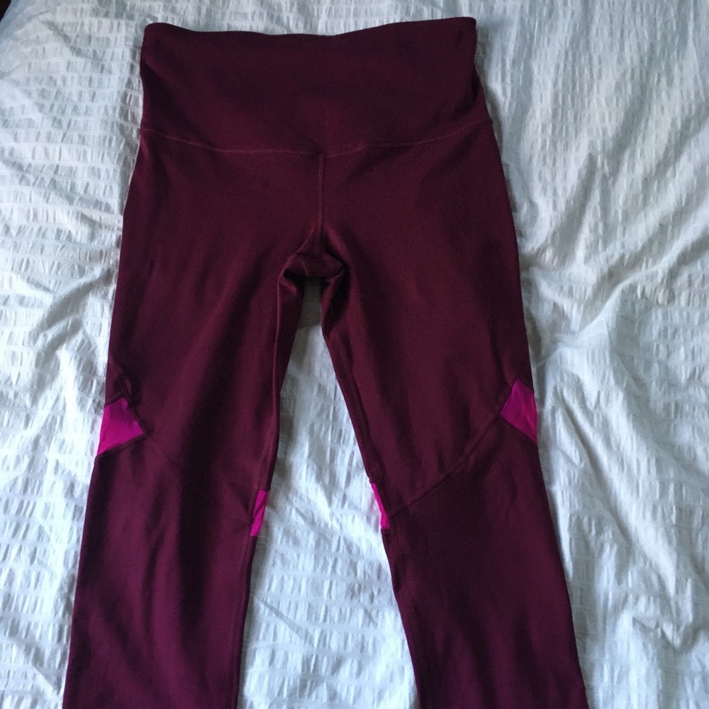 Gap maternity workout crops